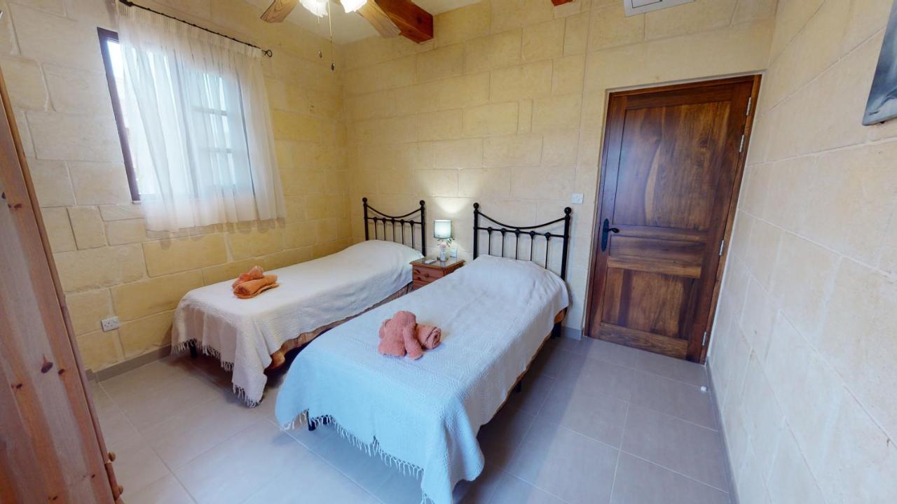 Qala Bed&Breakfast With Swimming Pool - Il-Wenniessa Екстер'єр фото