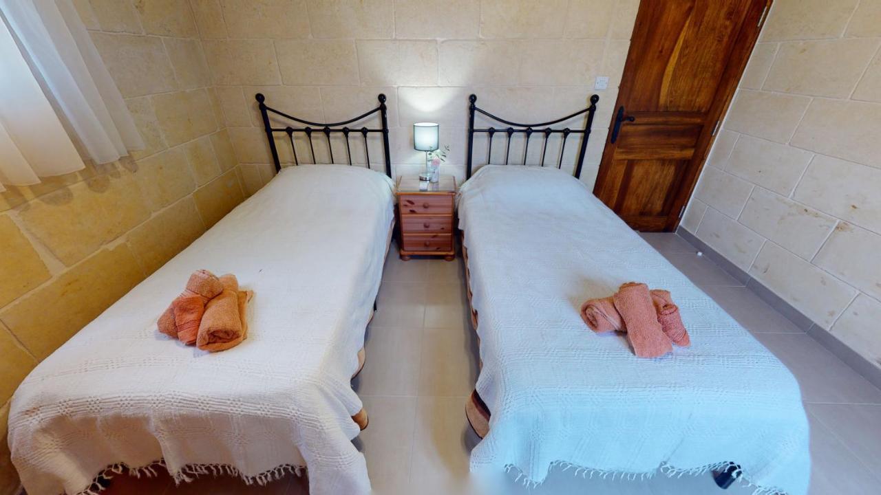 Qala Bed&Breakfast With Swimming Pool - Il-Wenniessa Екстер'єр фото